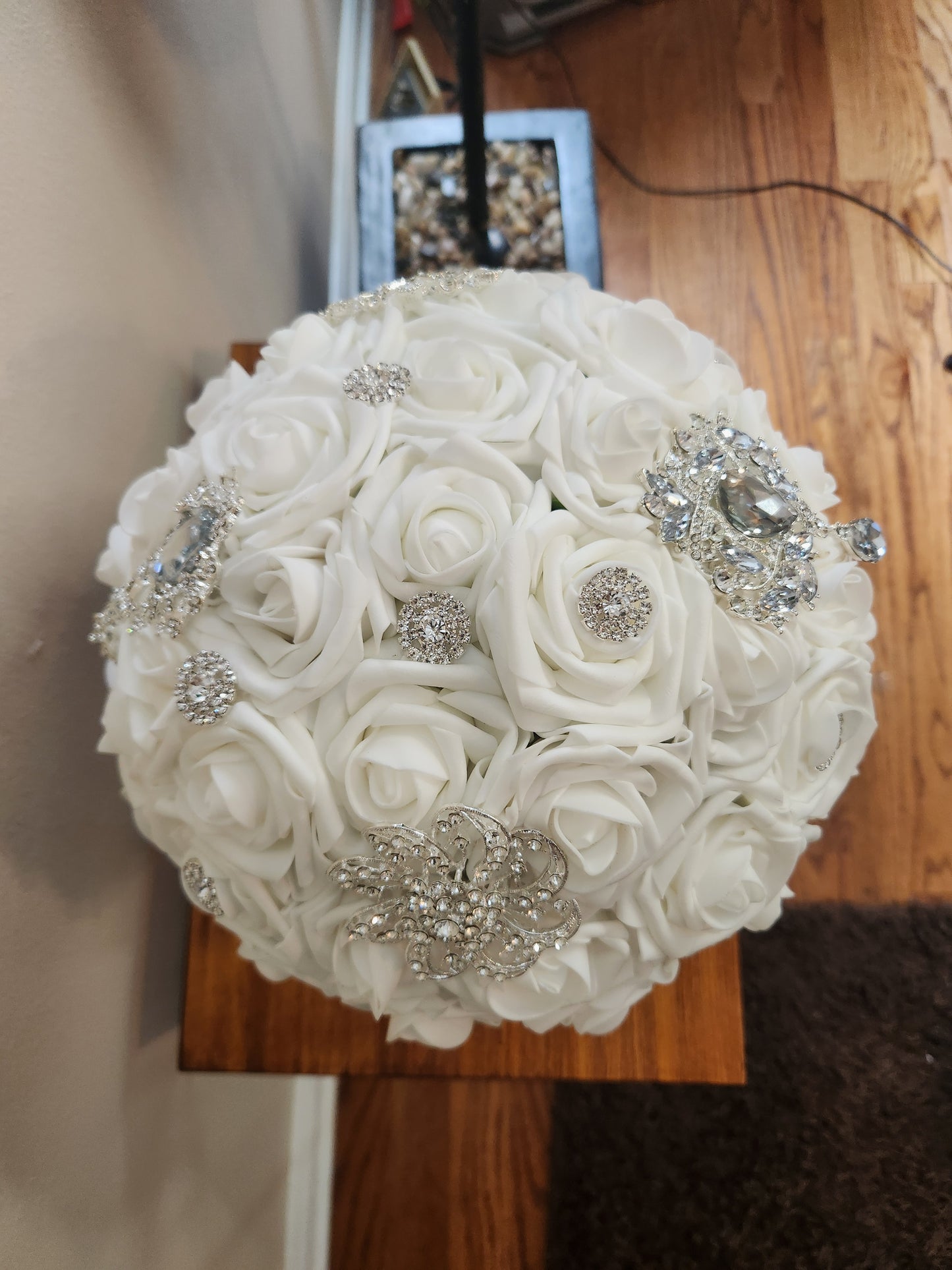 White Bling Broach Brides's Bouquet