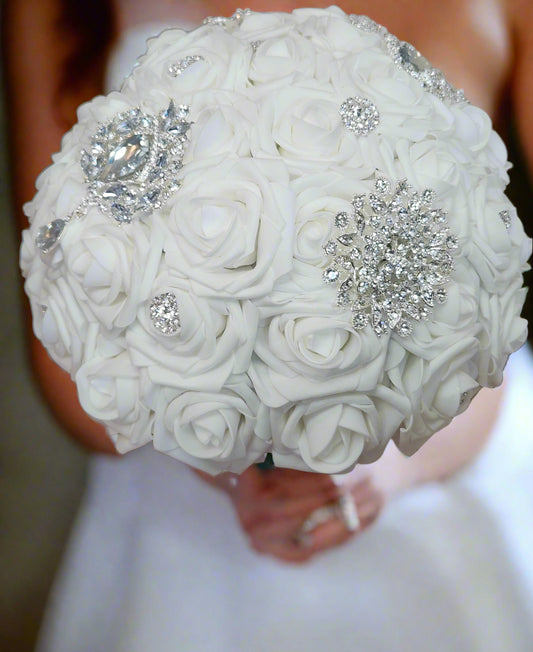 White Bling Broach Brides's Bouquet